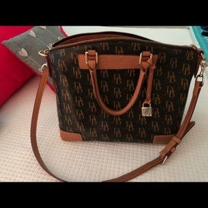 Dooney & Bourke bag